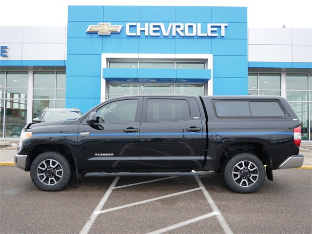 Used 2016 Toyota Tundra SR5 with VIN 5TFDW5F15GX568338 for sale in Roseville, Minnesota