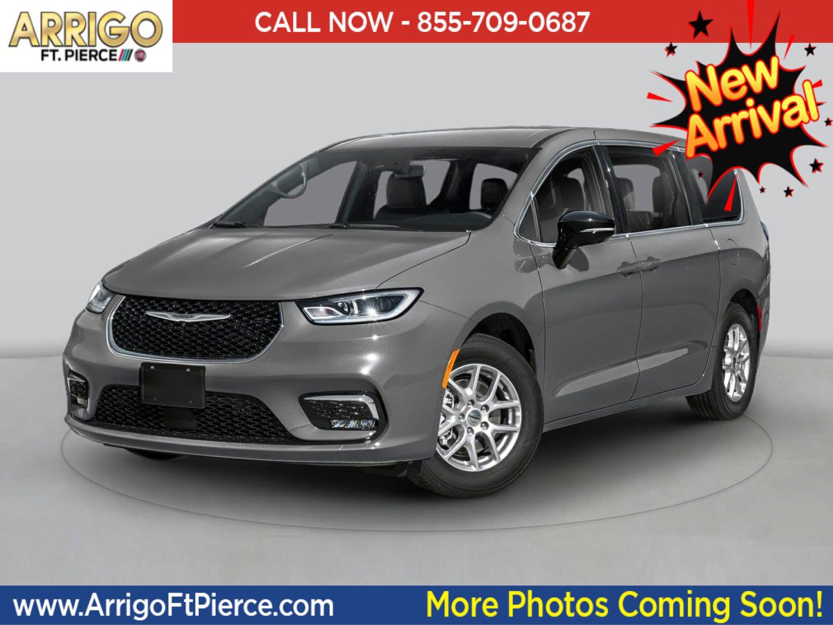 2025 Chrysler Pacifica Pinnacle's photo