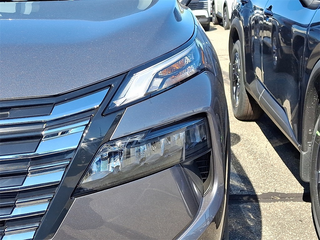 2026 Nissan Rogue S photo 4