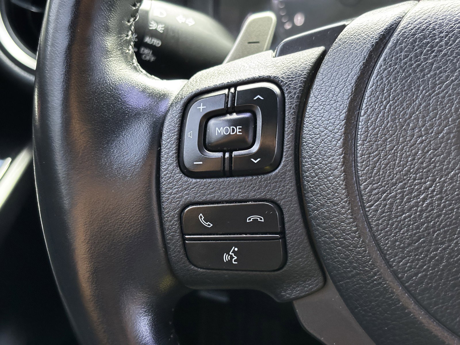 2021 Lexus IS 300 photo 16