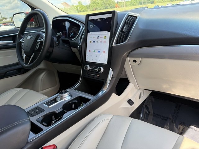 2021 Ford Edge Titanium photo 9