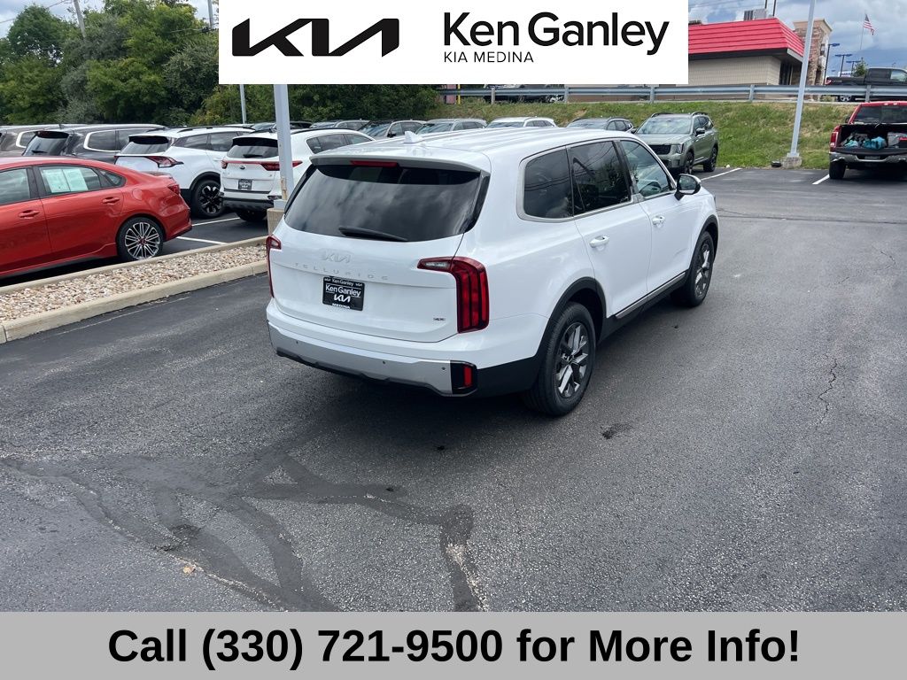 2023 Kia Telluride LX photo 8