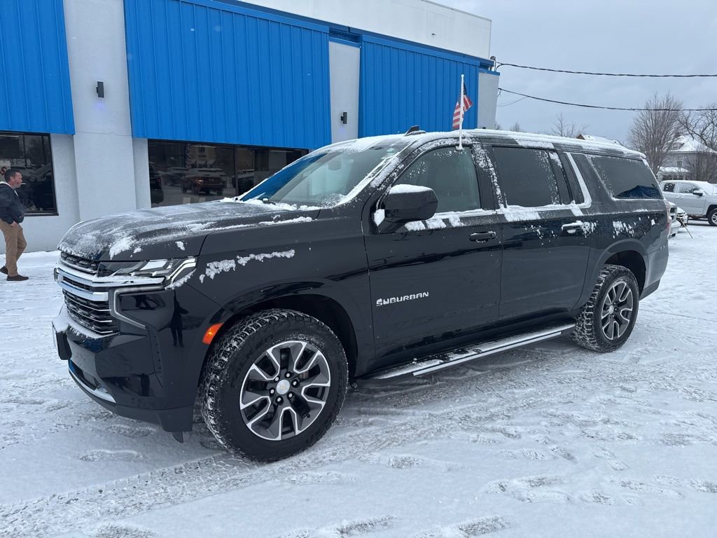 2021 Chevrolet Suburban LT's photo