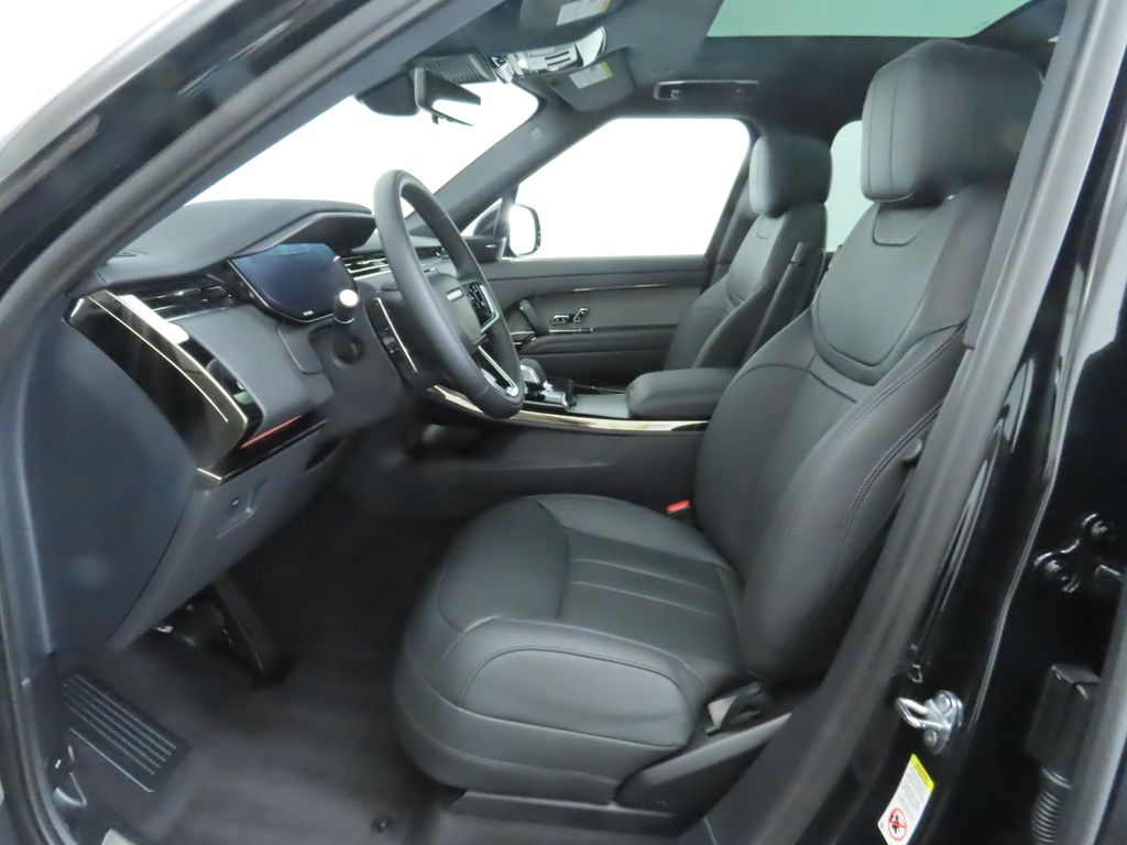 2025 Land Rover Range Rover Sport SE photo 14