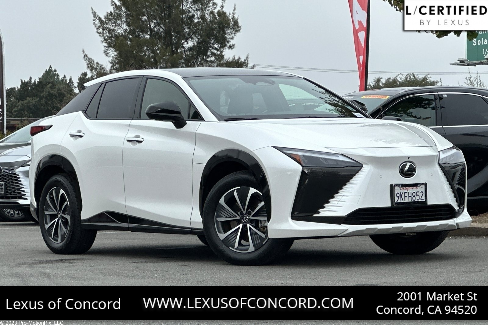 2023 Lexus RZ Premium's photo