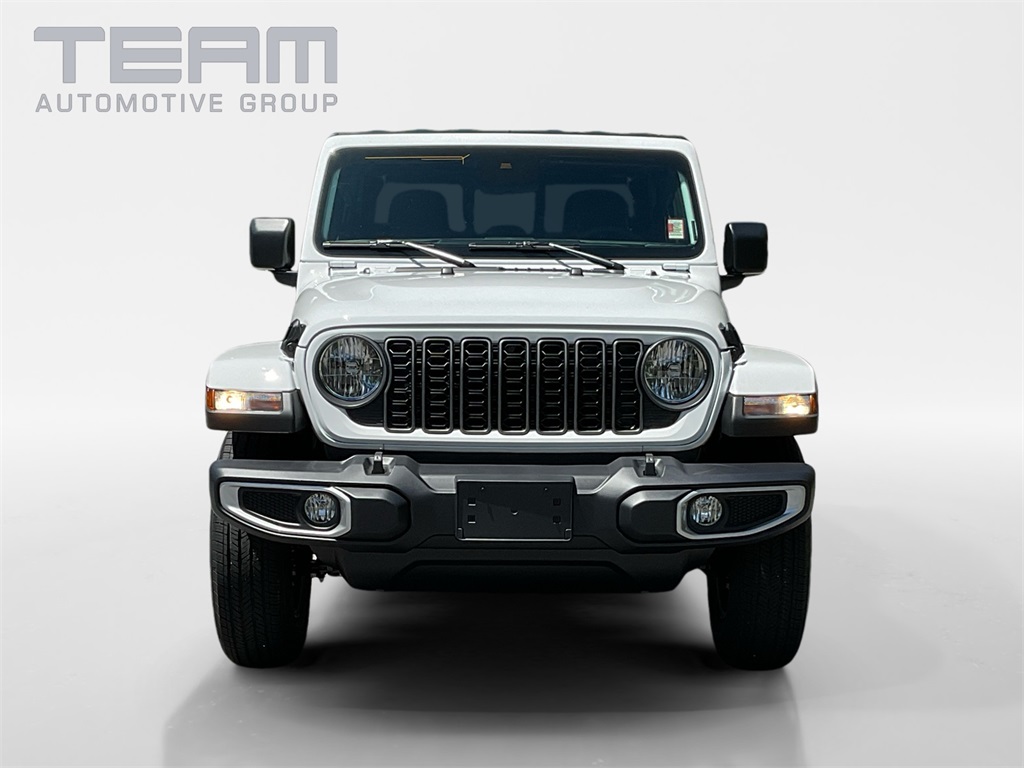 2025 Jeep Gladiator Sport S photo 2