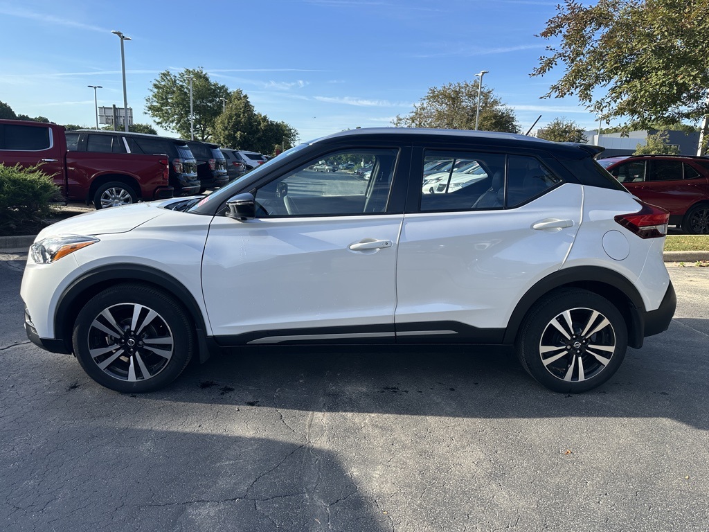 2019 Nissan Kicks SR photo 4