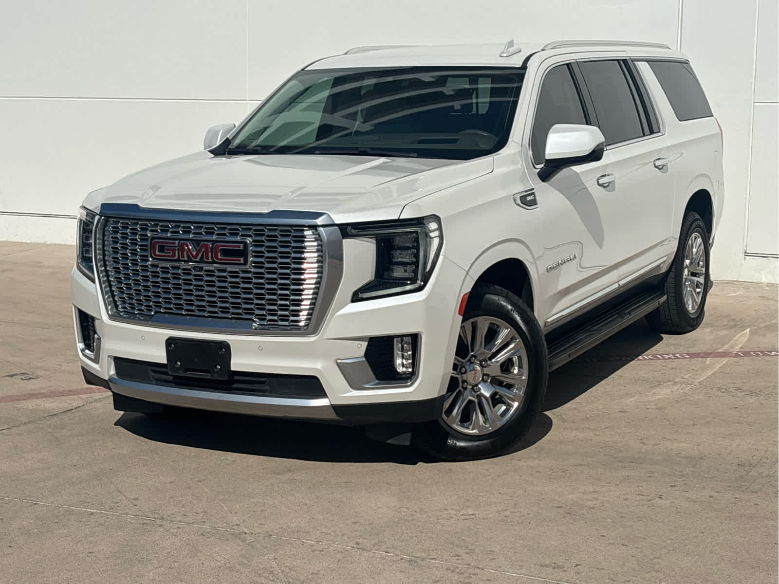 2021 GMC Yukon XL Denali's photo