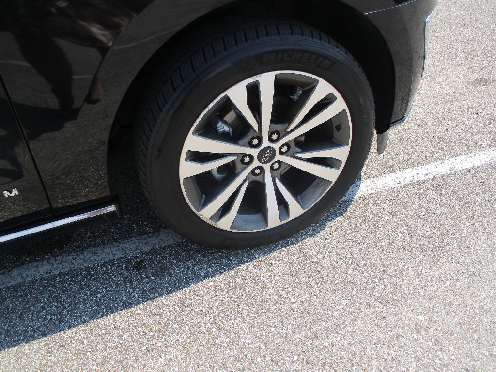 2020 Ford Expedition Platinum photo 23