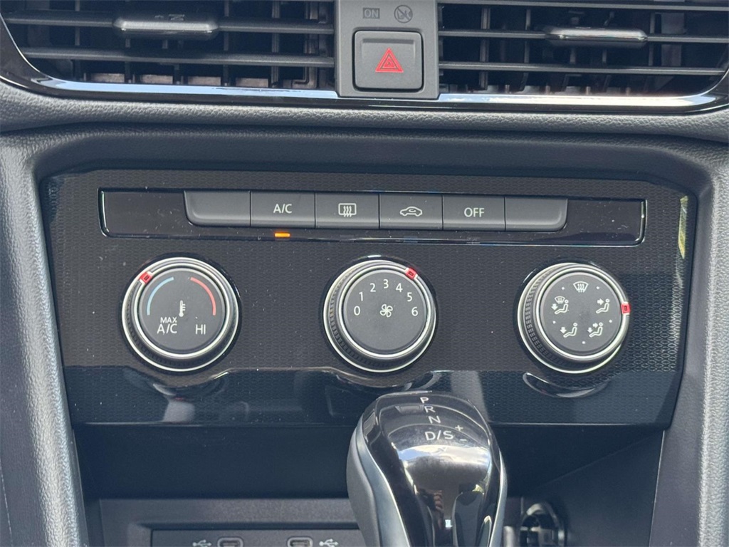 2025 Volkswagen Taos S photo 16