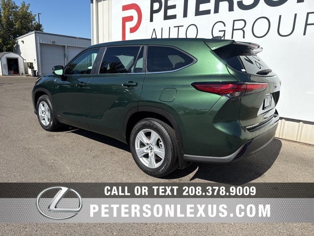 2023 Toyota Highlander Hybrid LE photo 3
