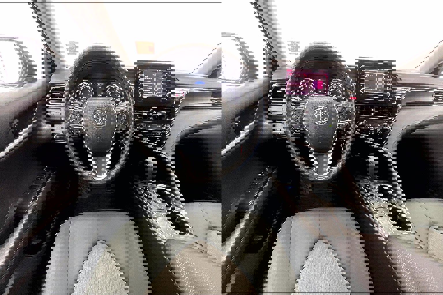 2023 Toyota Camry LE photo 2