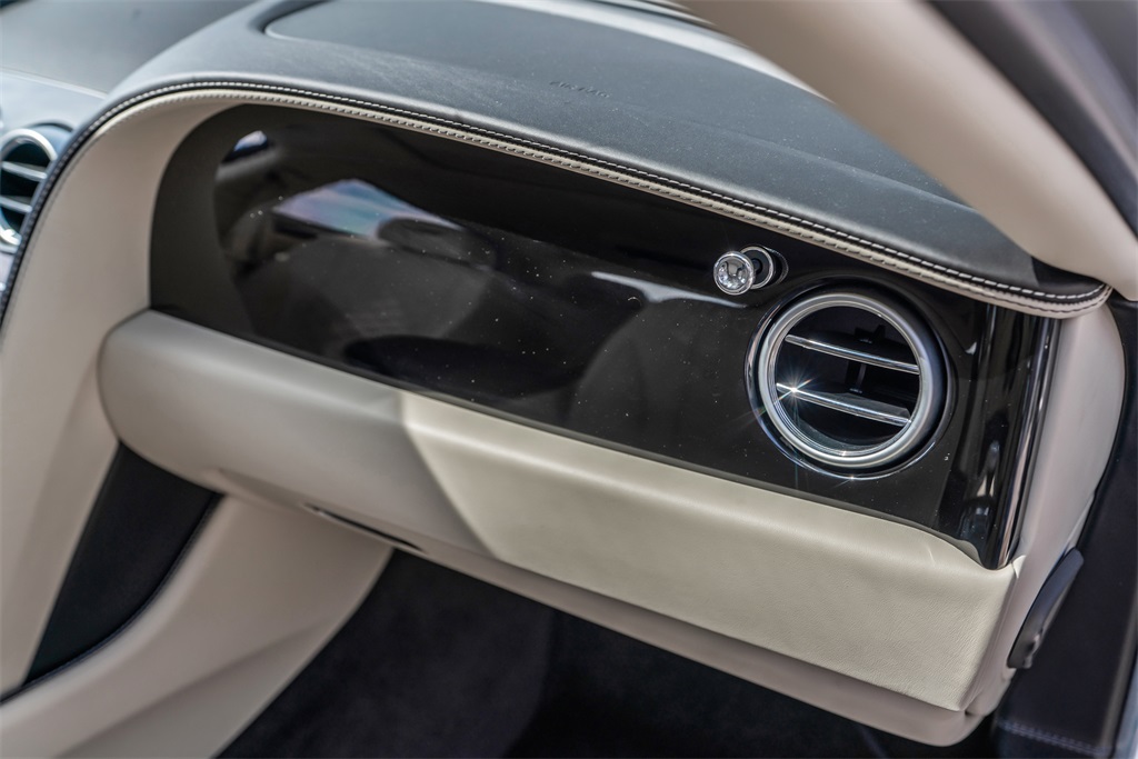 2018 Bentley Flying Spur V8 photo 49