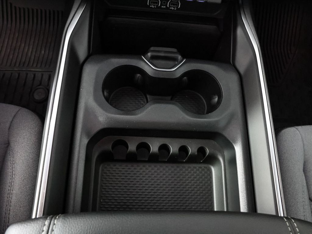 2025 Ram 1500 Big Horn photo 8