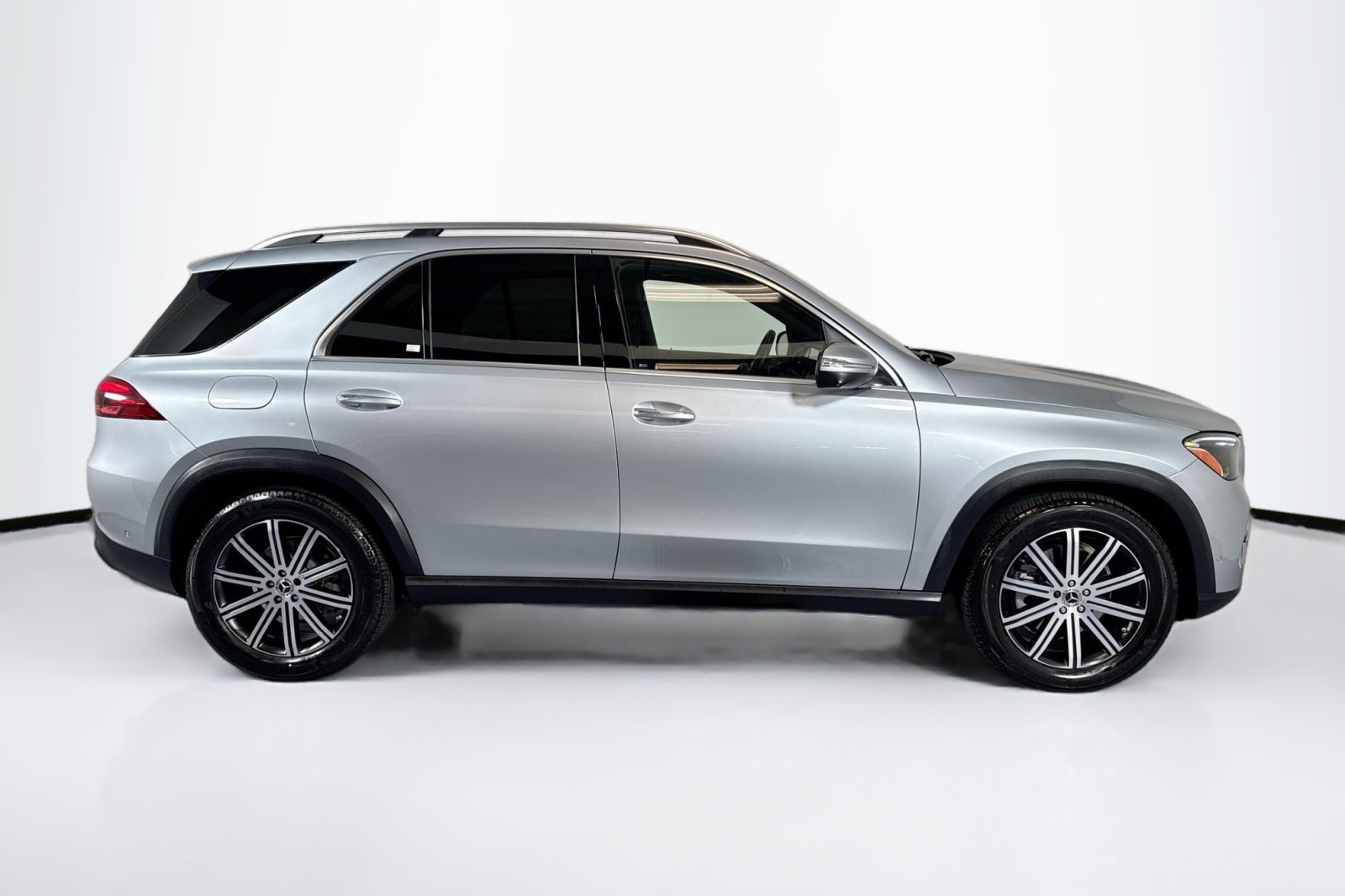 2025 Mercedes Benz GLE 350 4MATIC photo 4