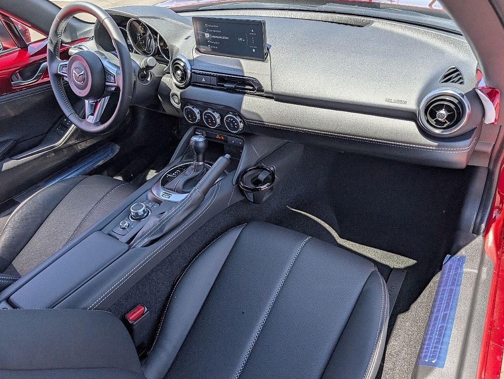 2025 Mazda MX-5 Miata Miata RF Grand Touring photo 16