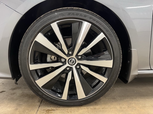 2022 Nissan Altima 2.5 SR photo 8