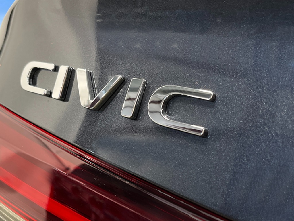 2026 Honda Civic Hybrid Sport Touring photo 4