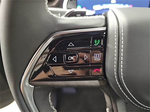 2025 Jeep Grand Cherokee Overland photo 11
