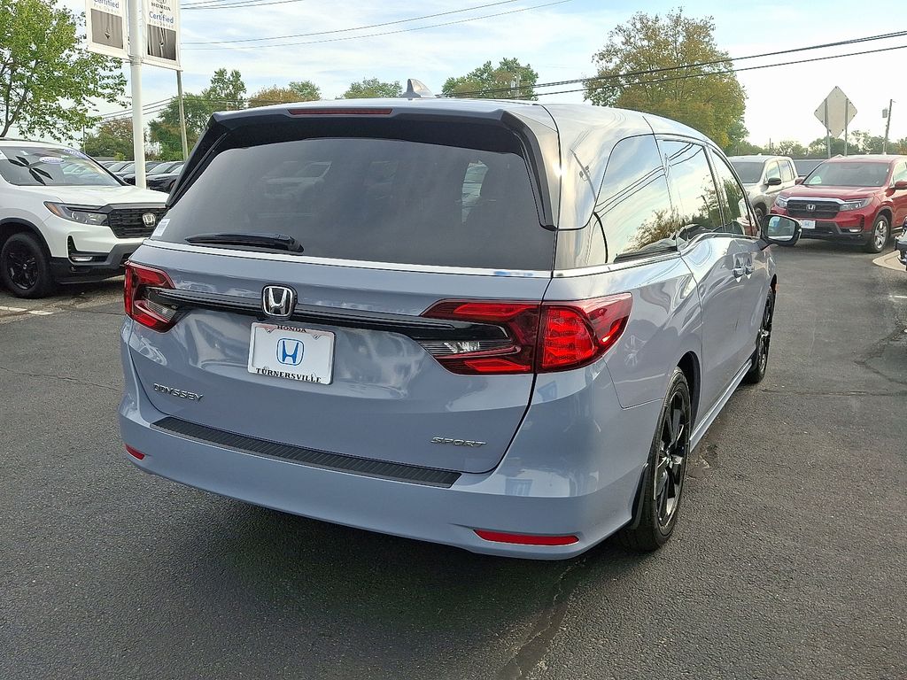 2024 Honda Odyssey Sport photo 6