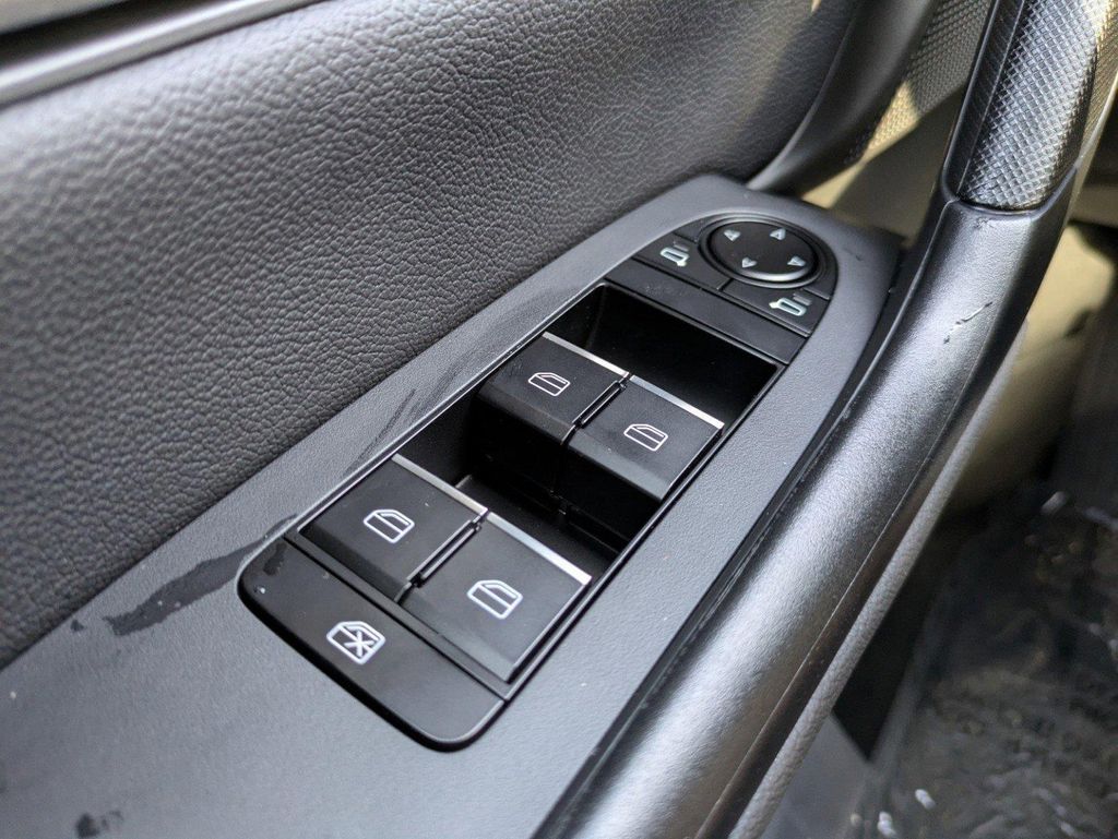 2025 Mazda CX-50 2.5 Select photo 18