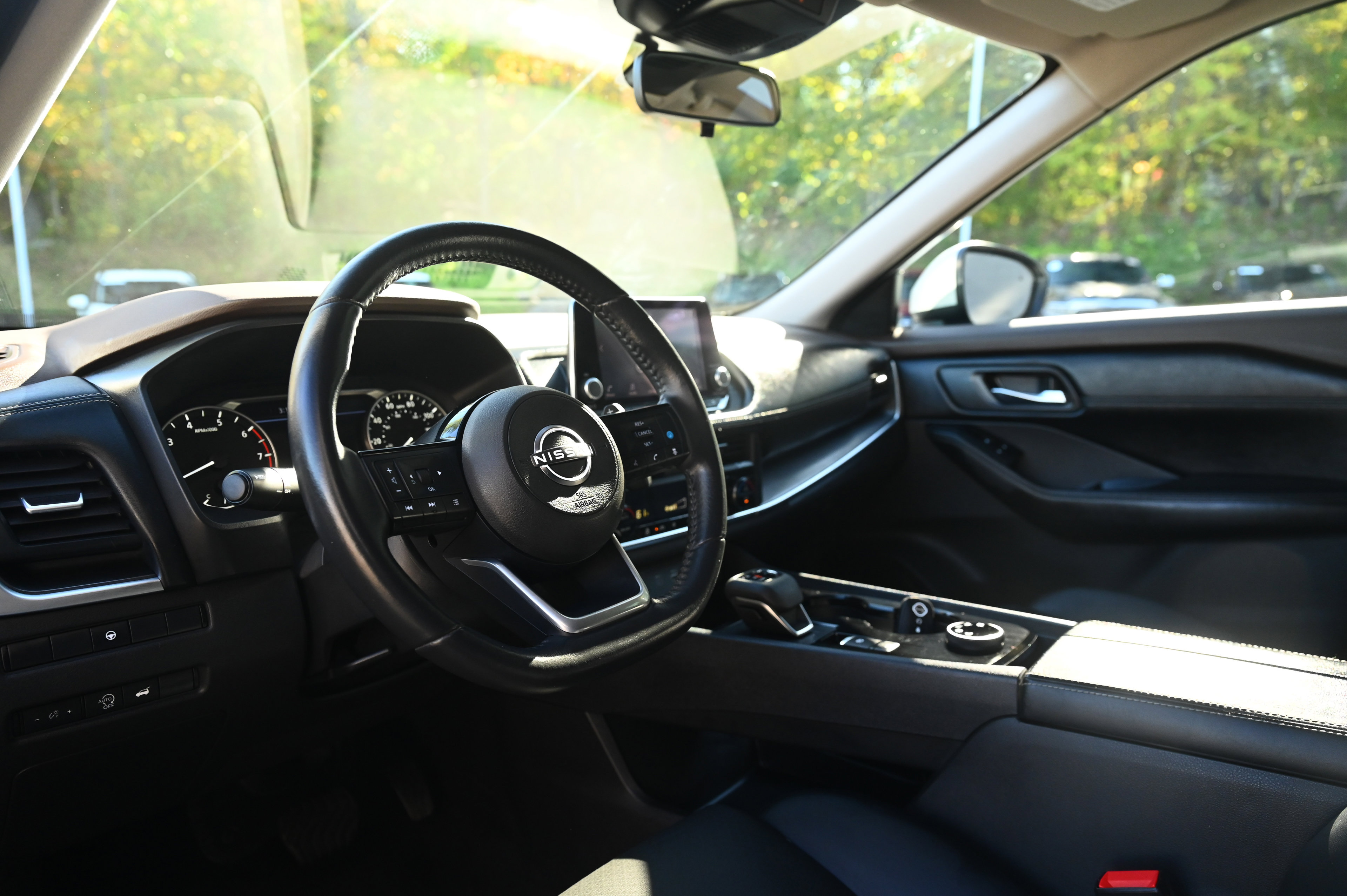2023 Nissan Rogue SV photo 18
