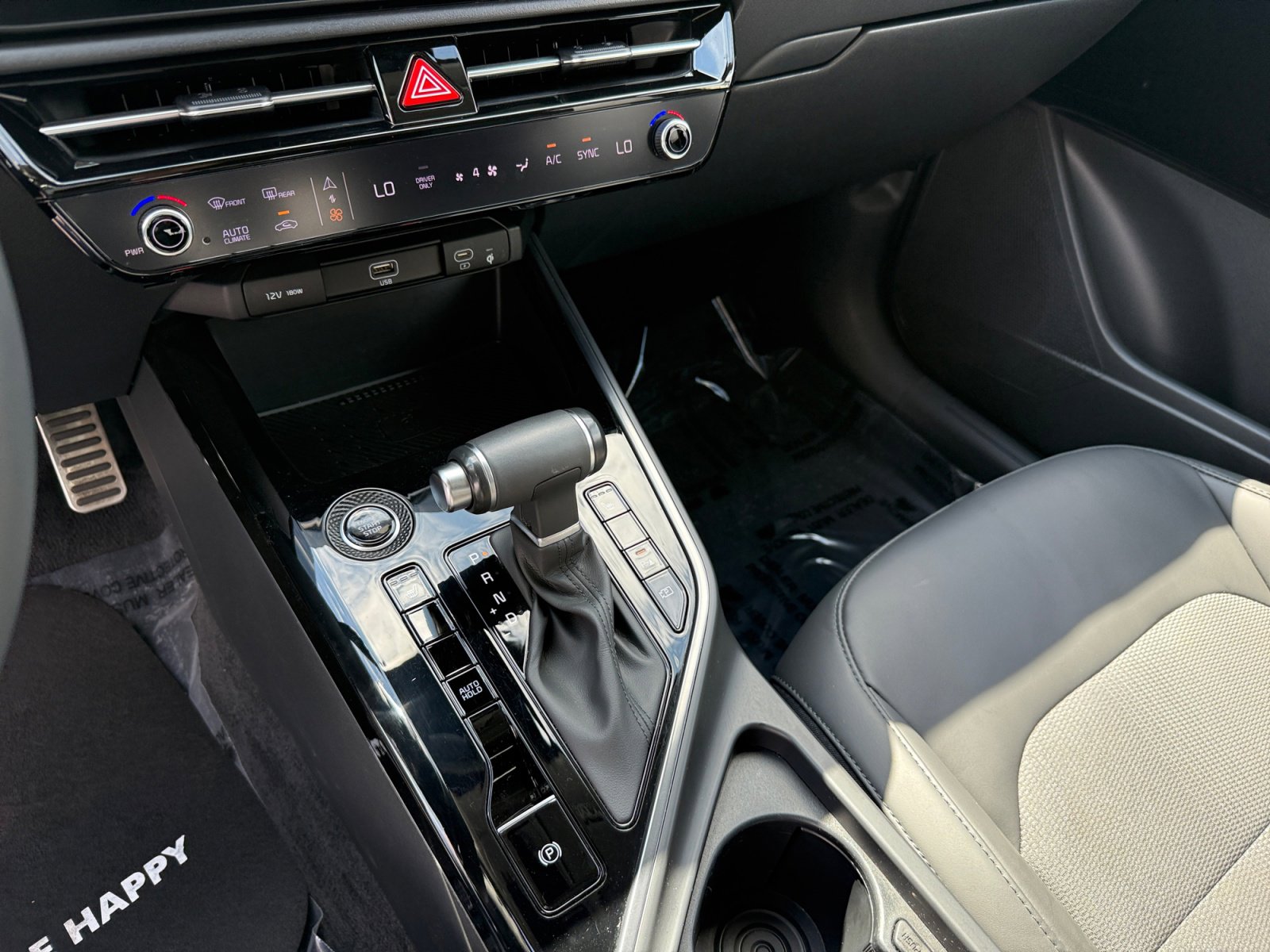 2023 Kia Niro EX Touring photo 13