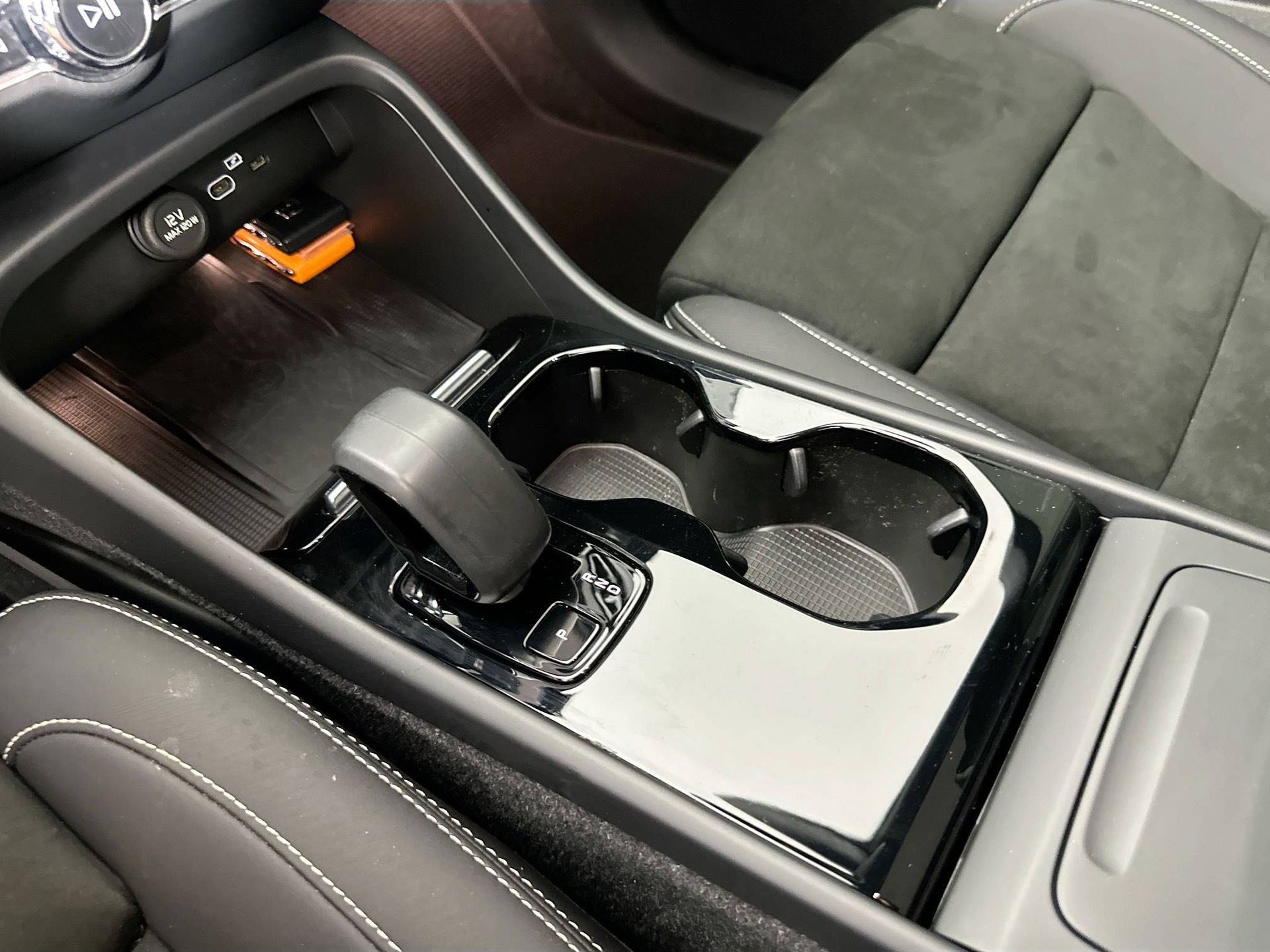 2023 Volvo C40 Recharge Ultimate photo 13