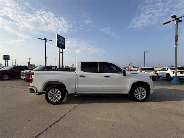 2024 Chevrolet Silverado 1500 Custom photo 2