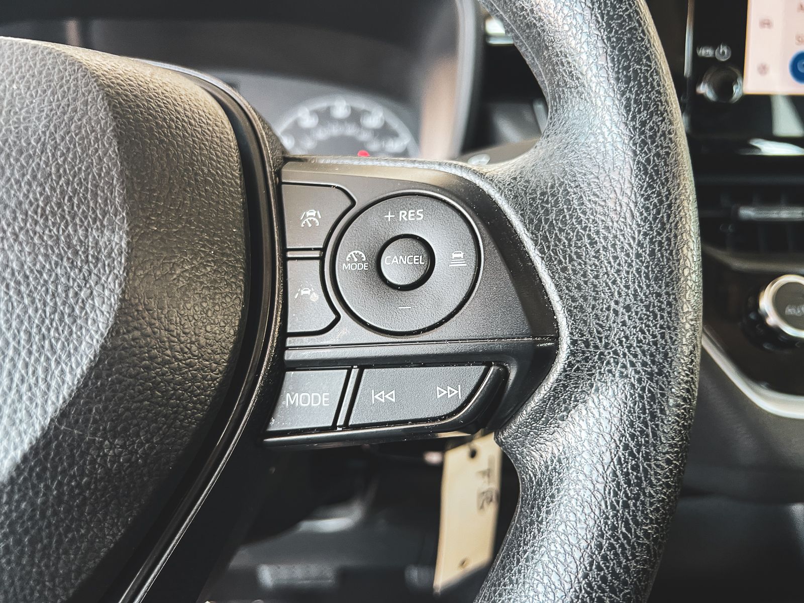 2024 Toyota Corolla LE photo 19