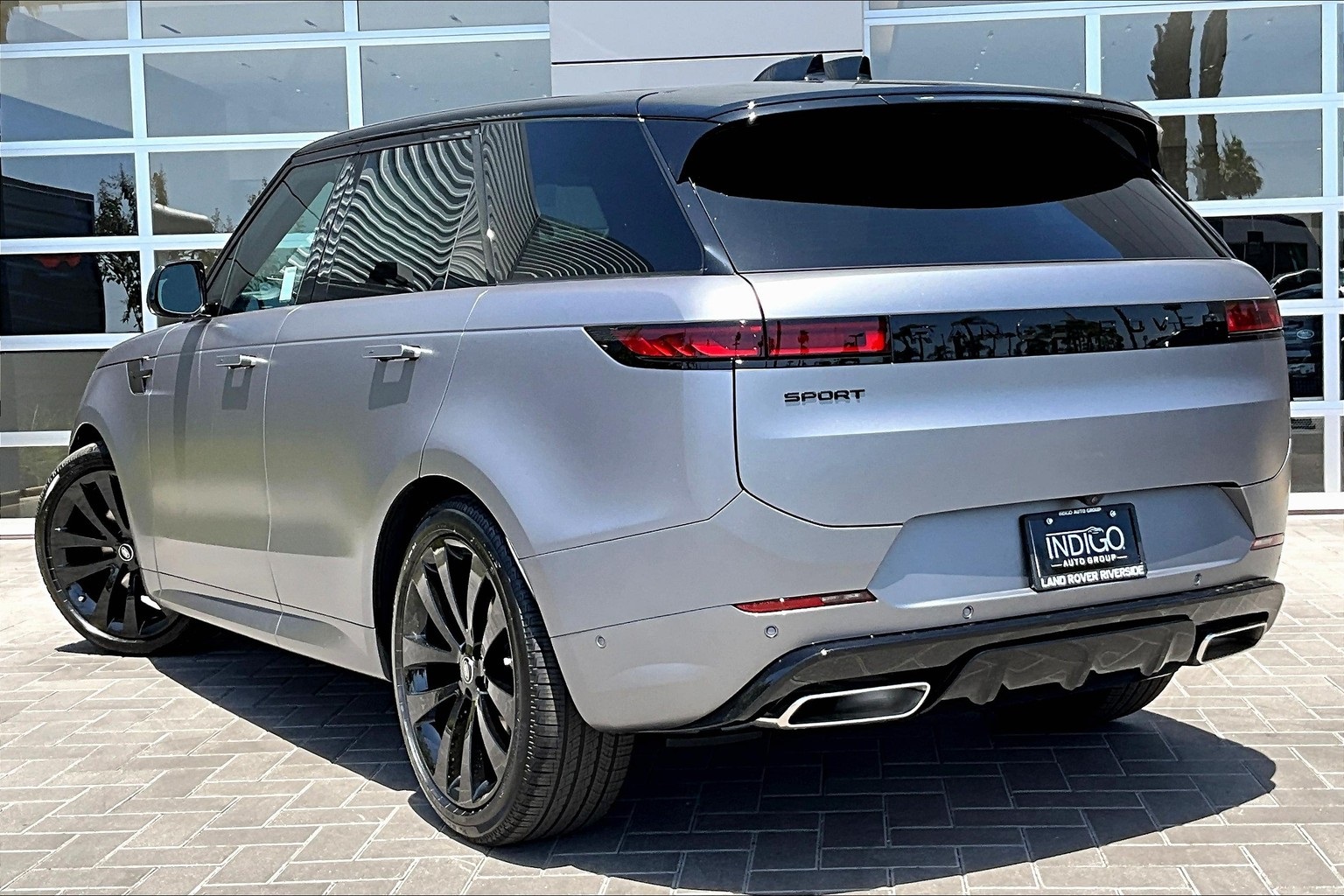 2025 Land Rover Range Rover Sport SE photo 2