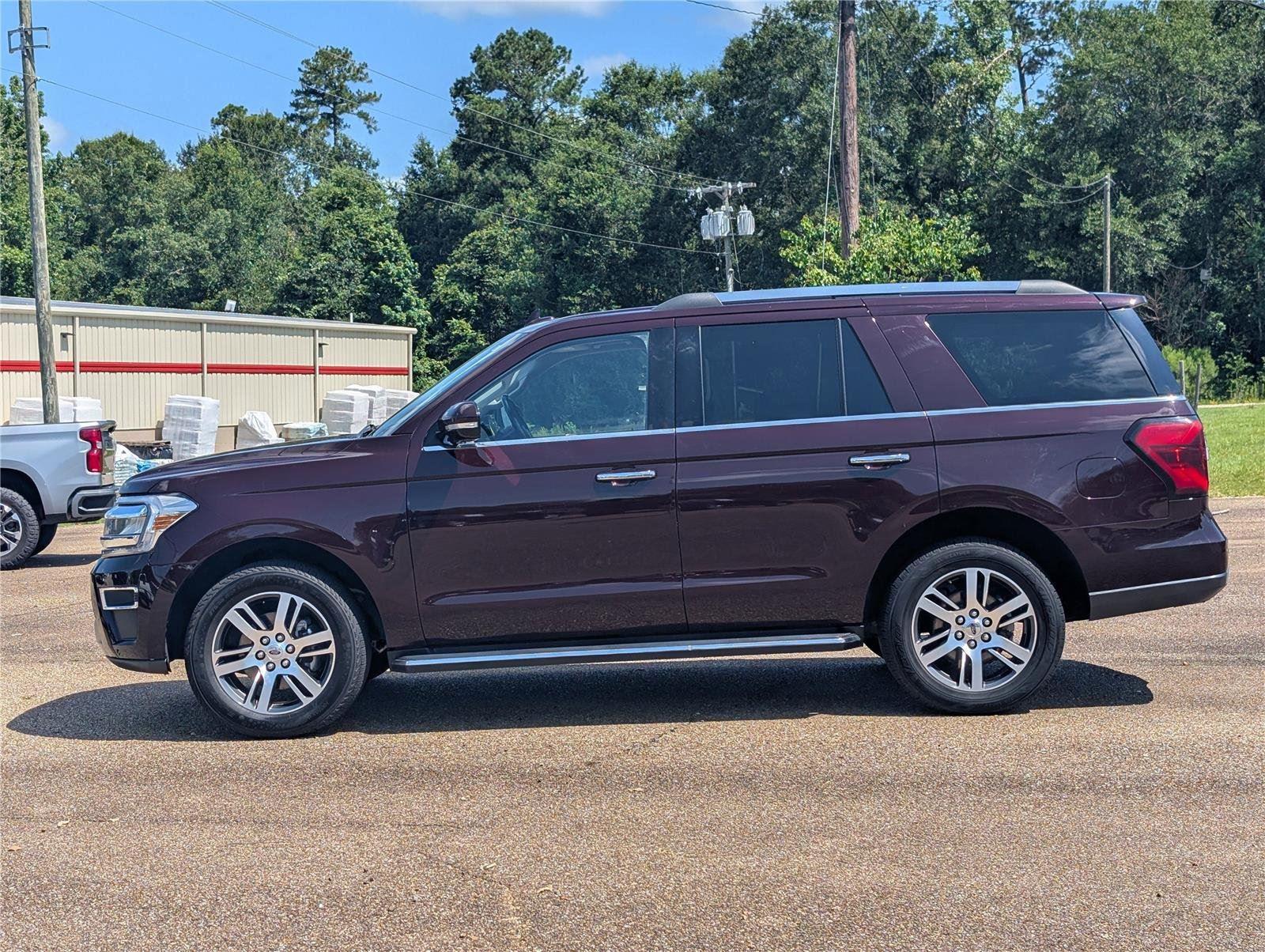 2023 Ford Expedition Limited photo 2