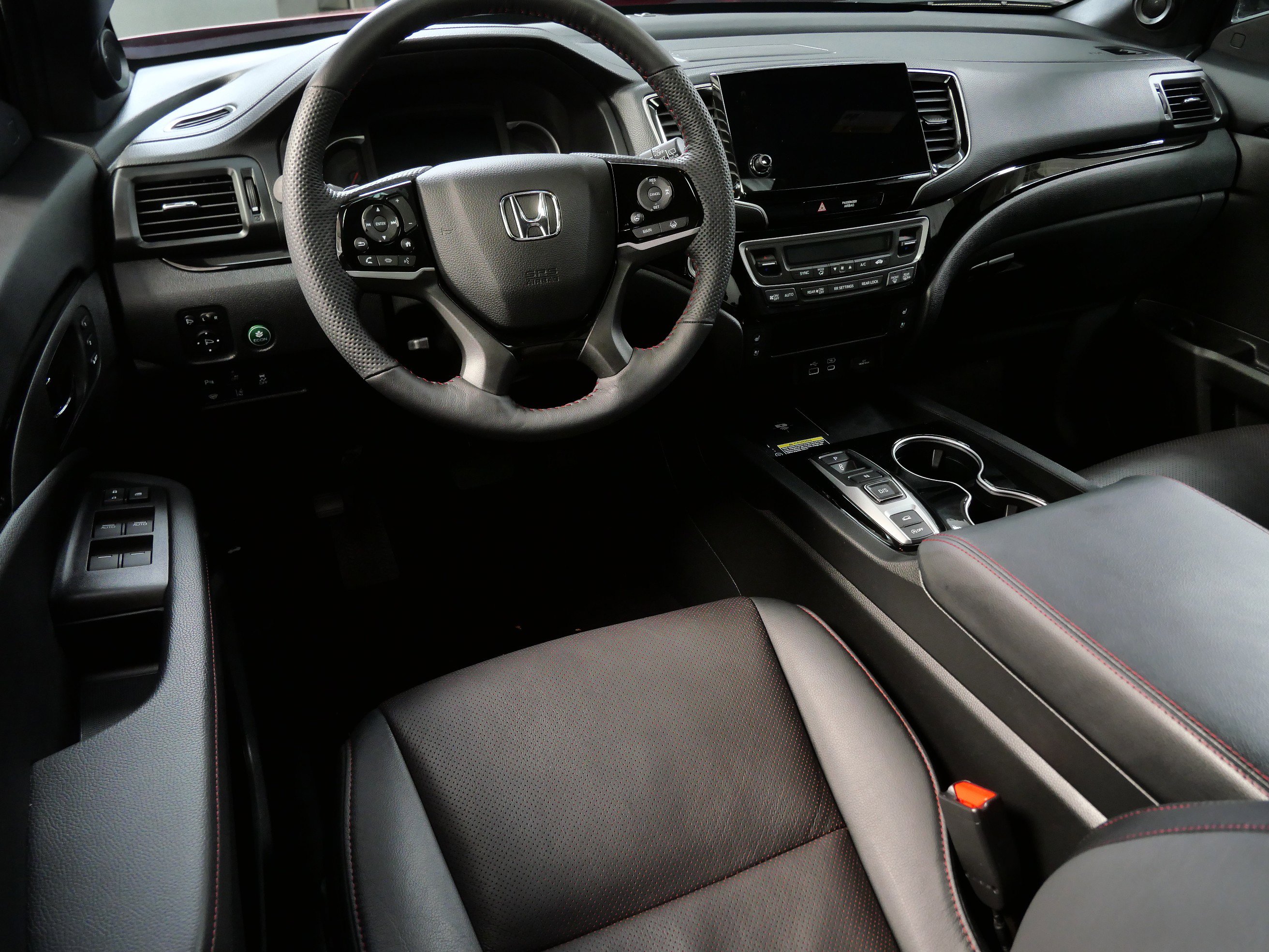 Used 2024 Honda Passport Black Edition with VIN 5FNYF8H8XRB019485 for sale in Minnetonka, Minnesota