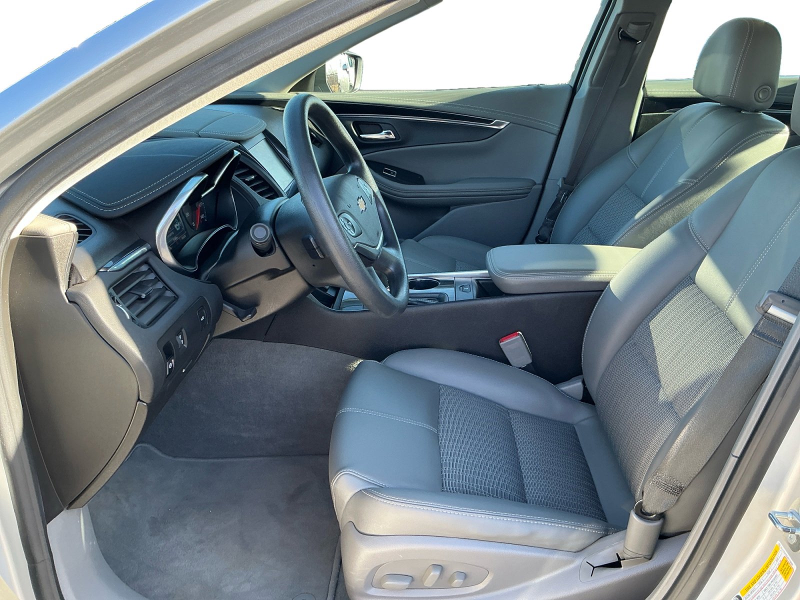 Used 2018 Chevrolet Impala 1LS with VIN 2G11Z5S33J9113696 for sale in La Vista, NE