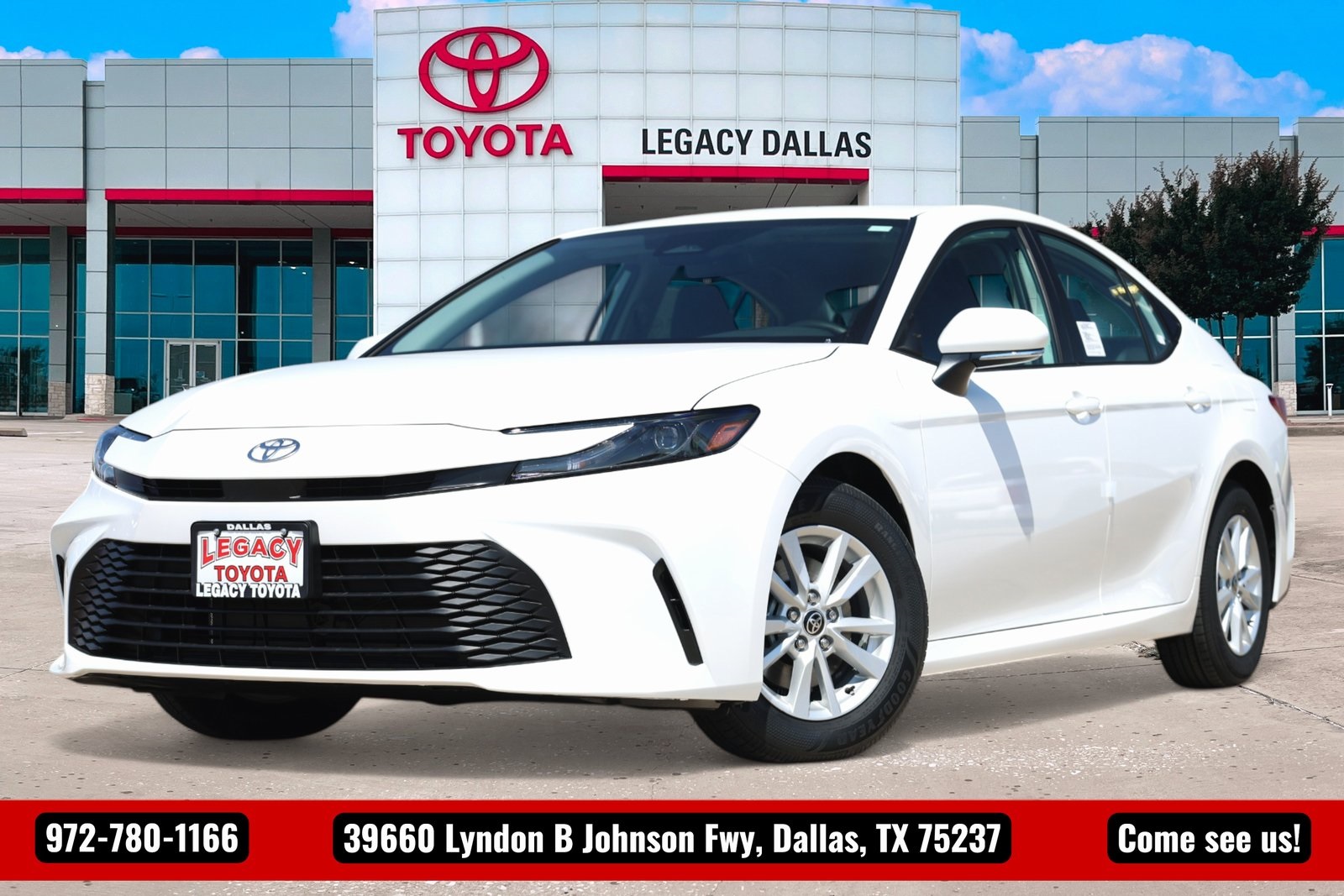 2026 Toyota Camry LE's photo