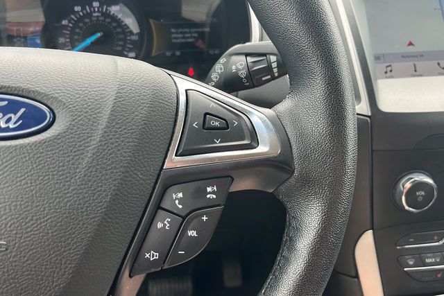 2019 Ford Edge SEL photo 22