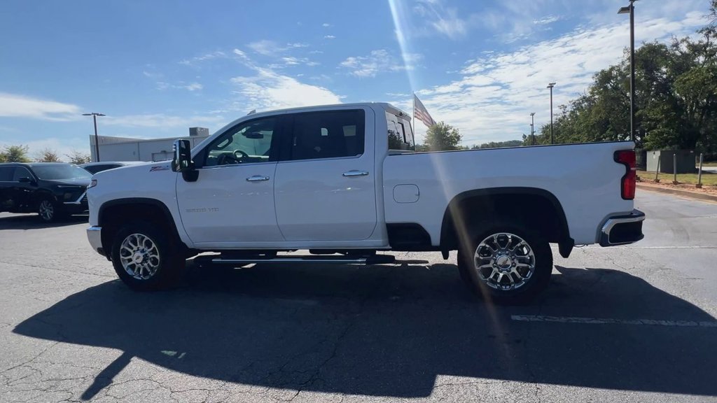 2025 Chevrolet Silverado 2500HD LTZ photo 6
