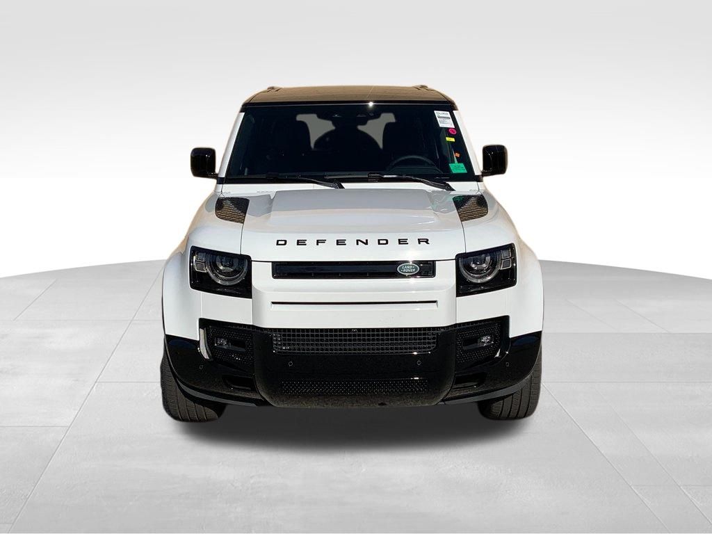 New 2025 Land Rover Defender 130 X-Dynamic SE SUV in Warwick