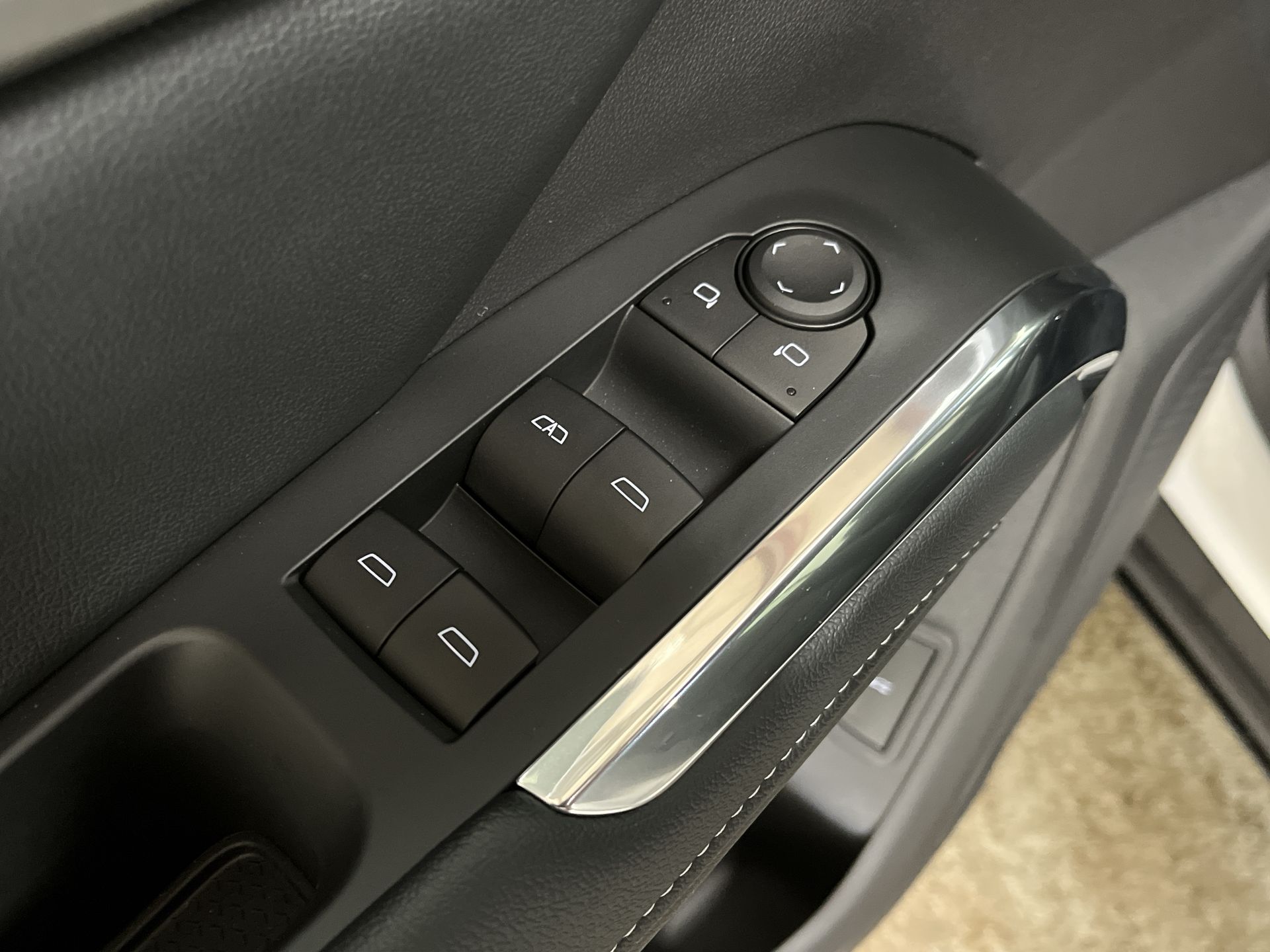 2025 Chevrolet Traverse photo 15