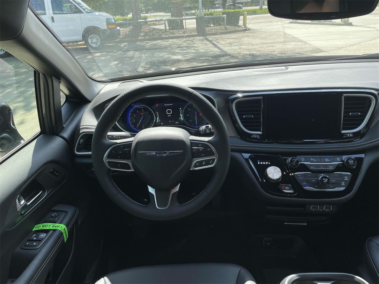2025 Chrysler Pacifica photo 10