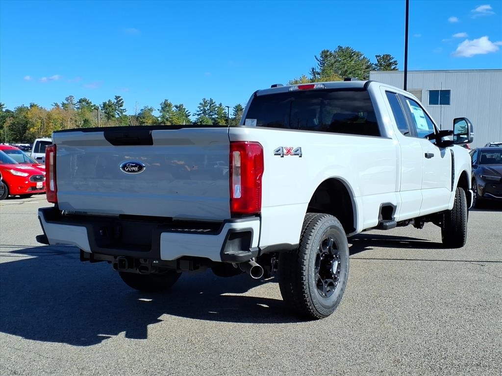2026 Ford F-350 photo 3