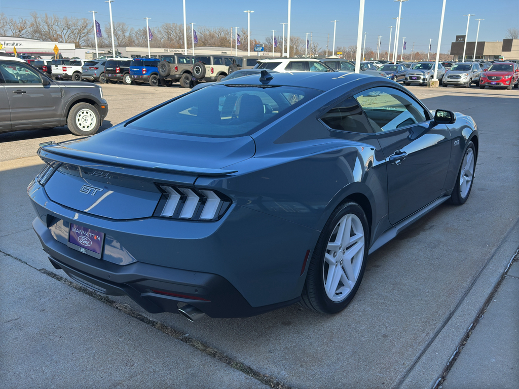 2026 Ford Mustang GT Premium photo 4