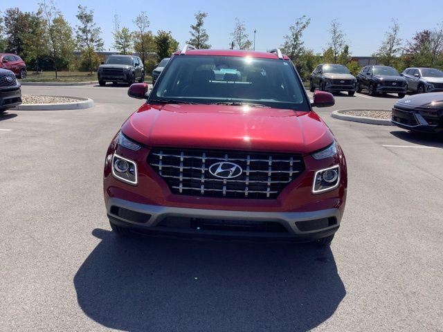 2025 Hyundai Venue Limited photo 3