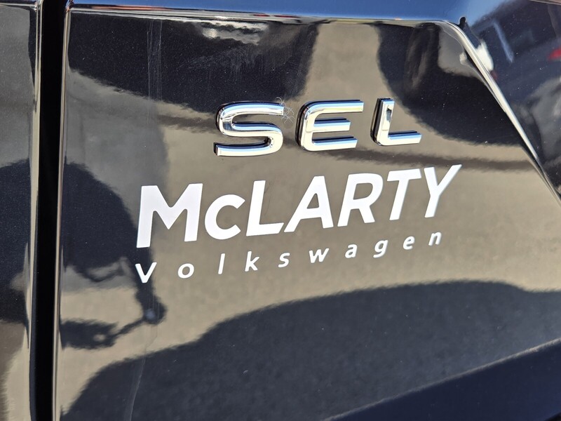 2025 Volkswagen Atlas SEL photo 12