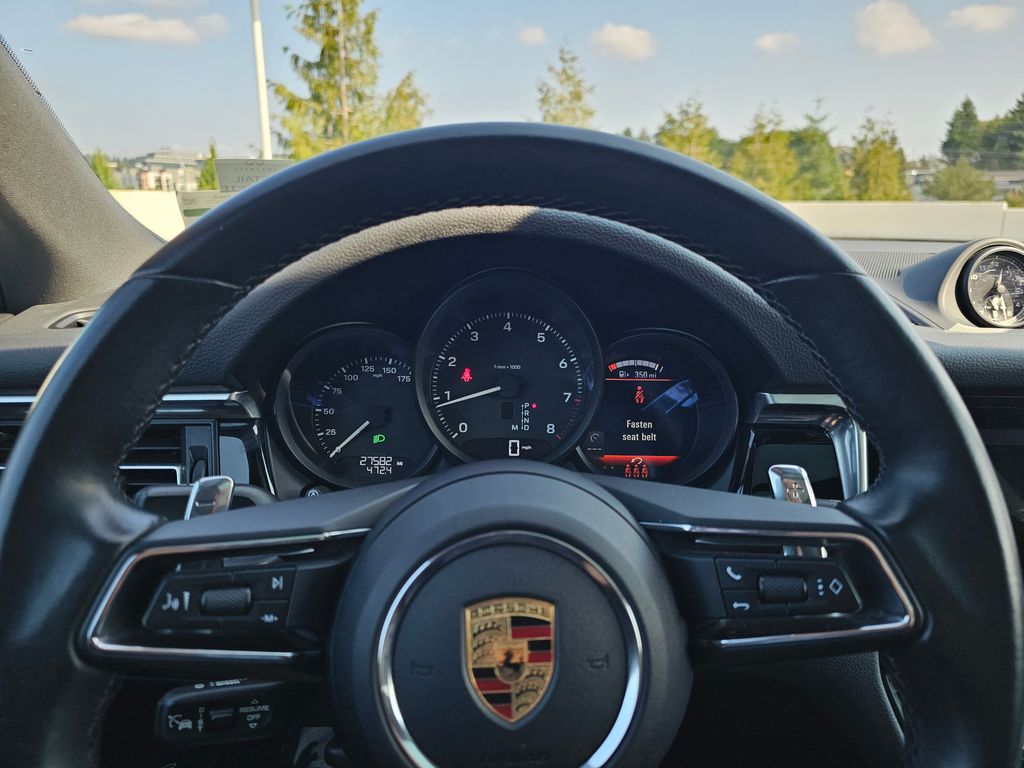 2024 Porsche Macan T photo 23