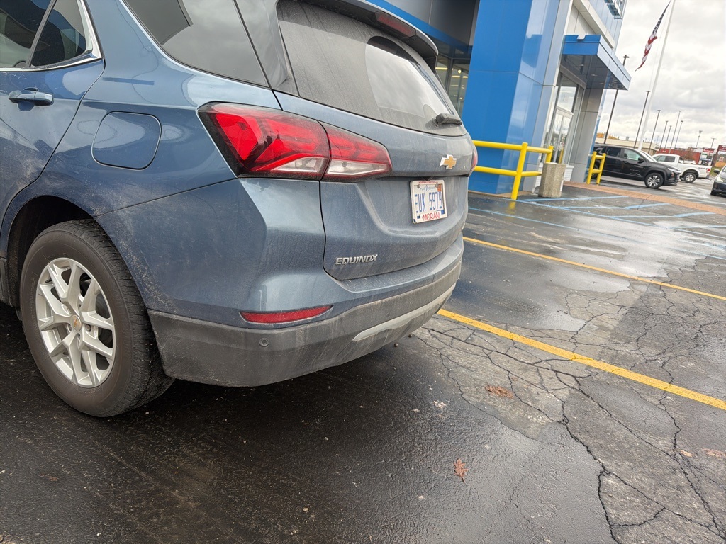 2024 Chevrolet Equinox LT photo 3