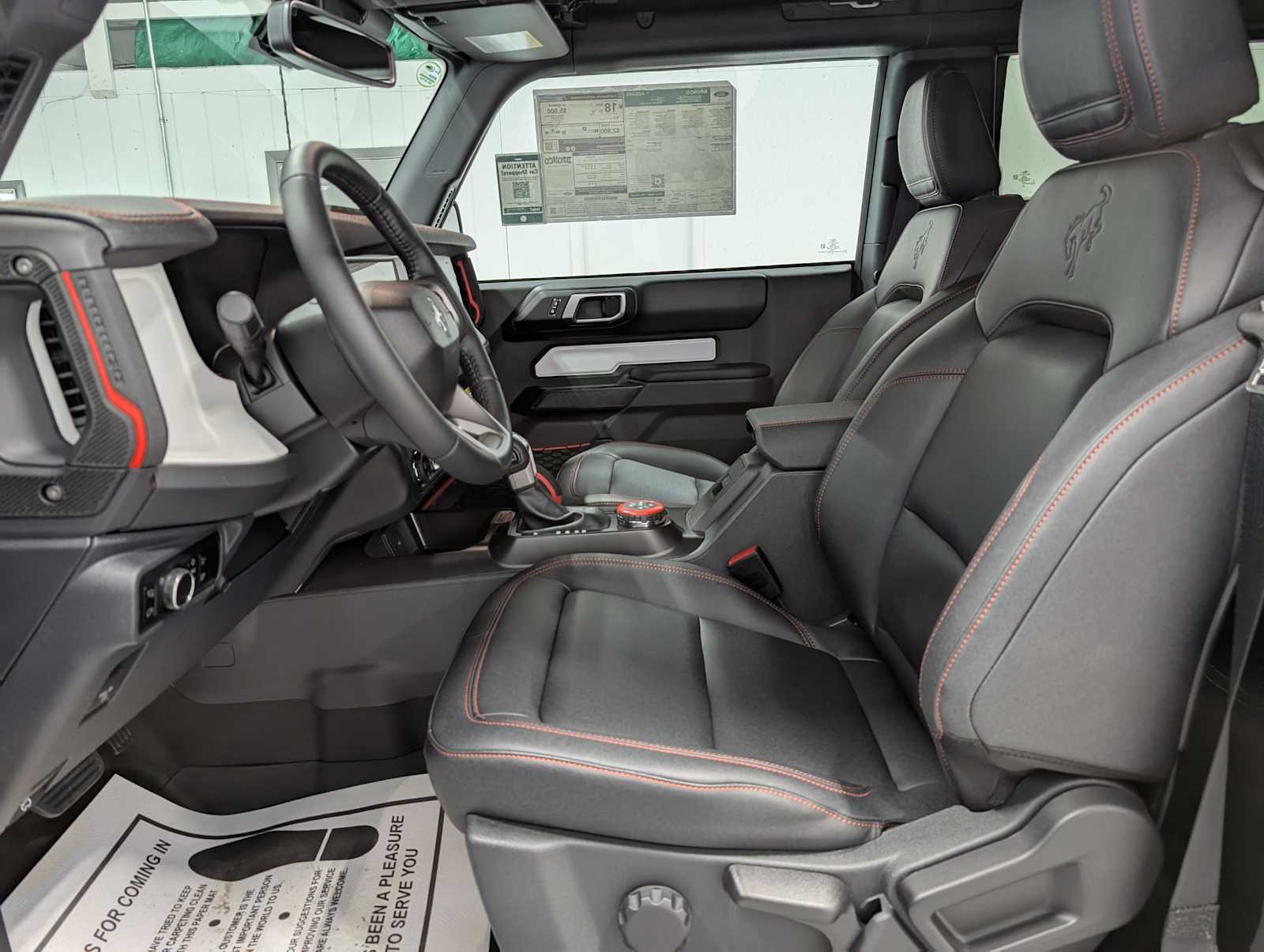 2025 Ford Bronco First Edition photo 4