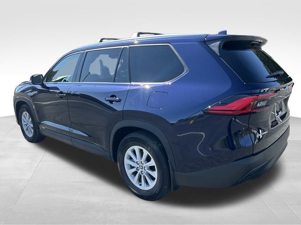 2024 Toyota Highlander Hybrid XLE photo 3