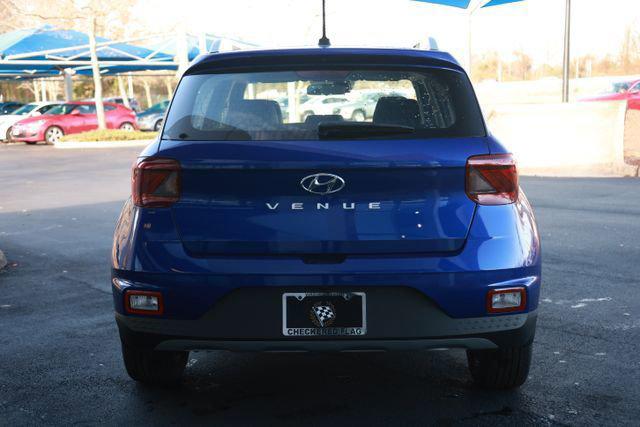 2025 Hyundai Venue SEL Limited photo 4