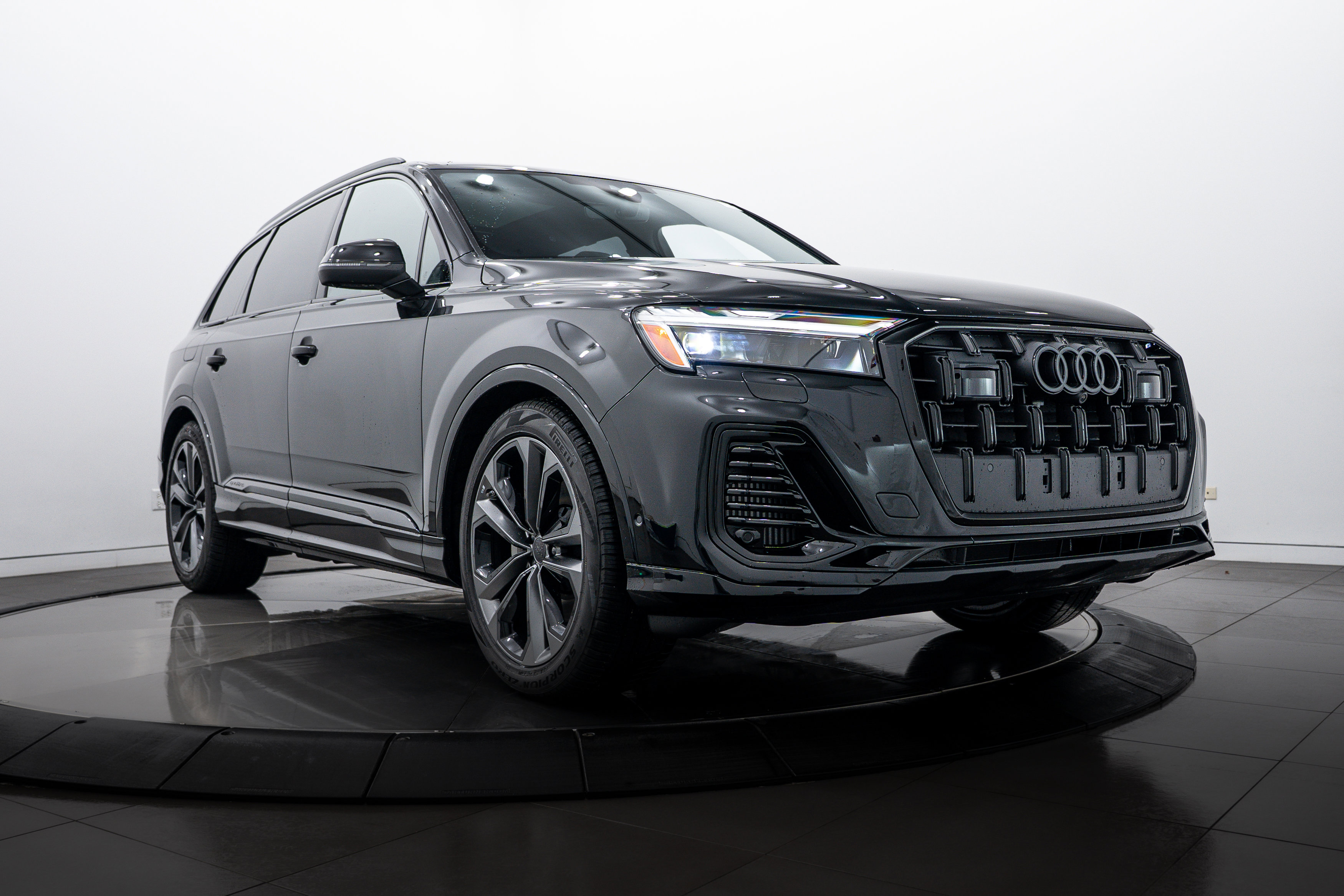 2026 Audi Q7 Premium Plus's photo